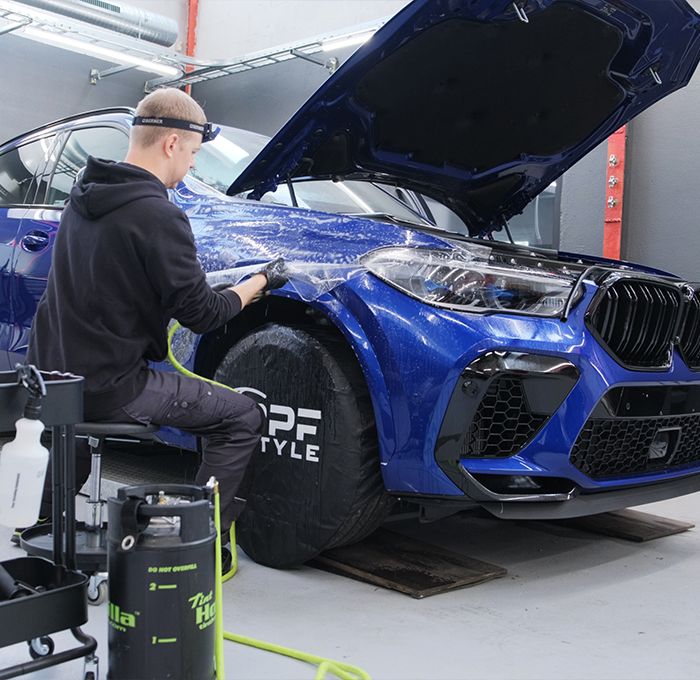 BMW X6m competition kėbulo apklijavimo procedūra